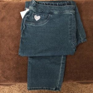 Skinny Dream Jeannes by Quaker Factory